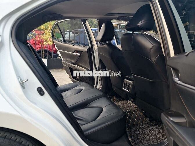 TOYOTA CAMRY 2.5Q 2022 MÀU TRẮNG