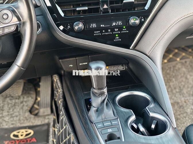 TOYOTA CAMRY 2.5Q 2022 MÀU TRẮNG