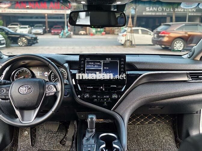 TOYOTA CAMRY 2.5Q 2022 MÀU TRẮNG