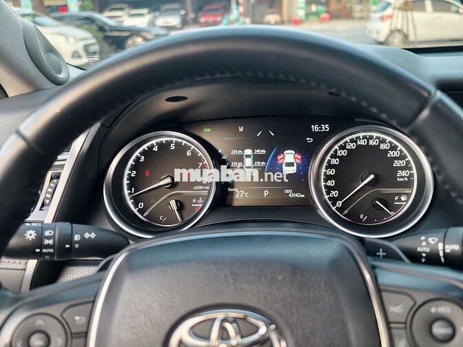 TOYOTA CAMRY 2.5Q 2022 MÀU TRẮNG