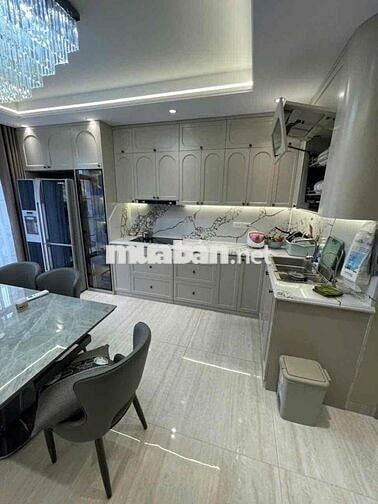 PHỐ NGỌC KHÁNH BA ĐÌNH - PHÂN LÔ - Ô TÔ - THANG MÁY - 20 RA Ô TÔ