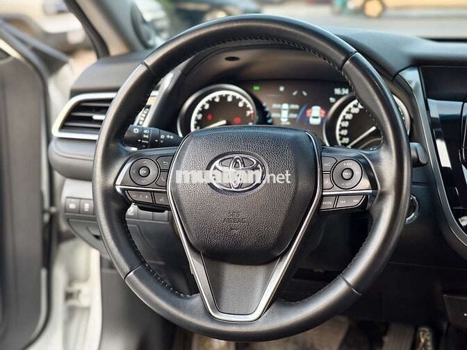 TOYOTA CAMRY 2.5Q 2022 MÀU TRẮNG
