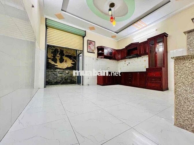 Cho Thuê Nhà Lớn 1 Trệt 2 Lầu Ngay Ngã Ba Bầu