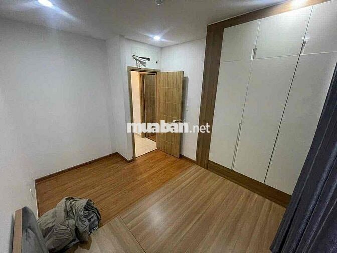 CHỦ CHO THUÊ CĂN HỘ ĐẸP 51M 2PN 1WC CÓ BANCON NHÀ SẠCH SẼ MÁT GIÁ 7,5T