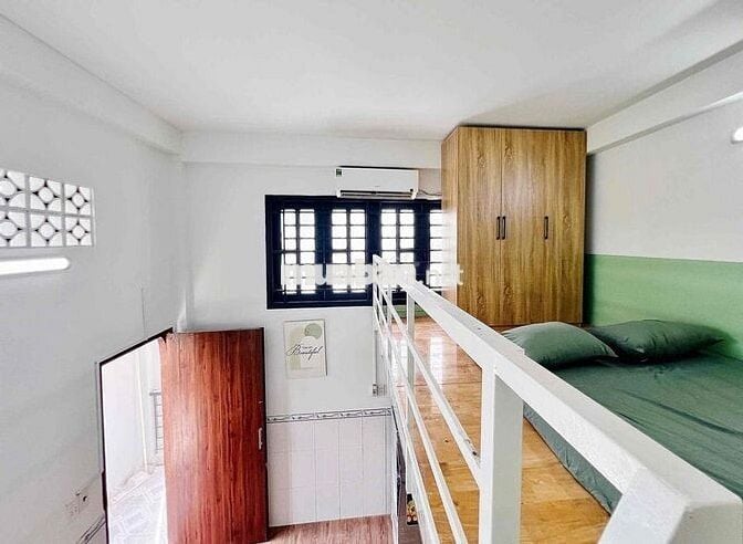 Căn Hộ Dịch Vụ Gác Cao Full Nội Thất - Cách Lê Trọng Tấn 10-15P Đi Xe