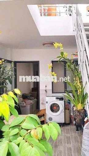 Nhà đẹp 5 lầu Lê Thị Bạch Cát q11 40m2 ( 3,3m x 14m)