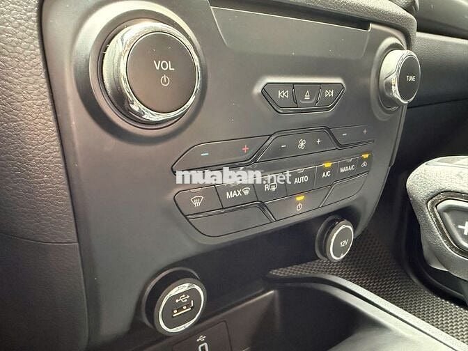 Ford Everest 12/2019 Ambiente AT đúng 1 chủ