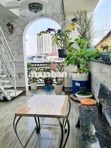 Nhà đẹp 5 lầu Lê Thị Bạch Cát q11 40m2 ( 3,3m x 14m)