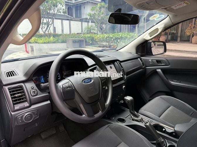 Ford Everest 12/2019 Ambiente AT đúng 1 chủ