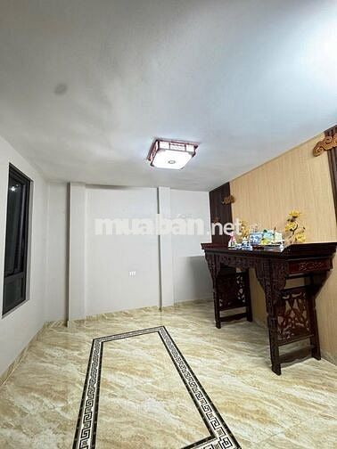 Nhà đẹp Nguyễn văn cừ , mt 6m5 , ô tô vào nhà chỉ 11.9 tỷ