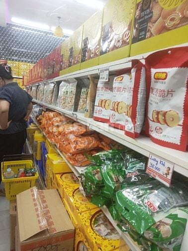 Cửa hàng Bách hóa Bánh kẹo Tuyển Nhân viên phụ bán.tại quầy. 