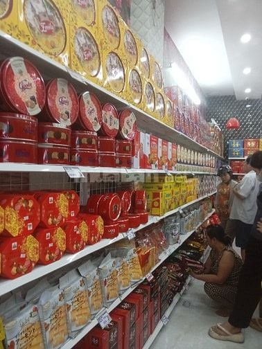 Cửa hàng Bách hóa Bánh kẹo Tuyển Nhân viên phụ bán.tại quầy. 