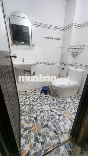 Cho thuê nhà gần chợ Tam Hà 8,5tr có bớt.  Sẵn 2 máy lạnh