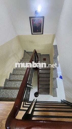 Cho thuê nhà gần chợ Tam Hà 8,5tr có bớt.  Sẵn 2 máy lạnh