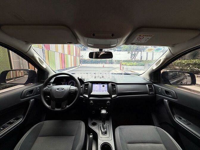 Ford Everest 12/2019 Ambiente AT đúng 1 chủ