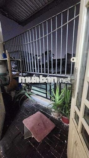 Cho thuê nhà gần chợ Tam Hà 8,5tr có bớt.  Sẵn 2 máy lạnh