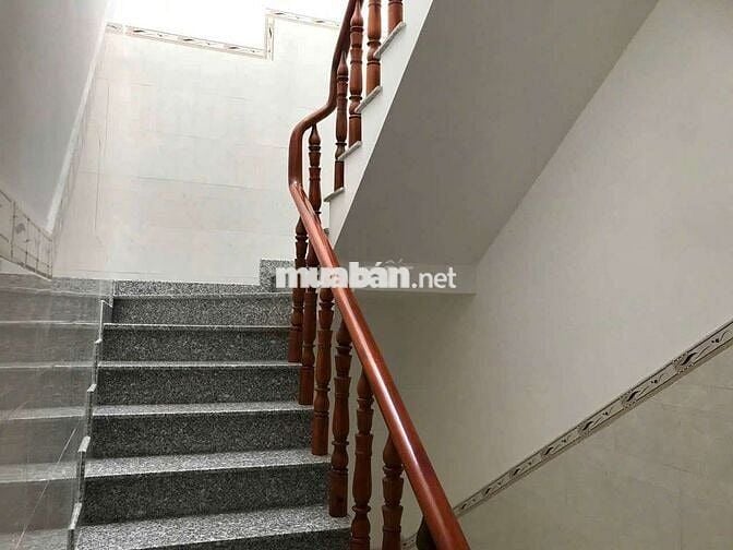 Cần bán , nhà 3 tầng Lâm Thị Hố q12, hẻm xe tải, ngang 5m