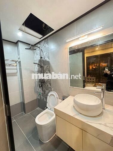 Nhà đẹp Nguyễn văn cừ , mt 6m5 , ô tô vào nhà chỉ 11.9 tỷ