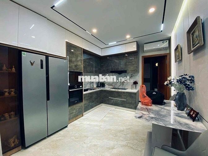 CHO THUÊ STUDIO CAO CAO CẤP CỬA SỔ TRỜI FULL NỘI THẤT TẠI QUẬN 5