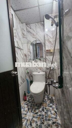 Cho thuê nhà gần chợ Tam Hà 8,5tr có bớt.  Sẵn 2 máy lạnh