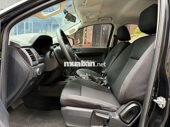 Ford Everest 12/2019 Ambiente AT đúng 1 chủ