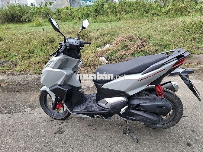Cần bán xe Honda Vario 160 Xám Xi Măng
