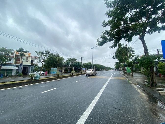 Bán lô đất 231 m2; mặt tiền đường Trần Thủ Độ; P.Điện Bàn Đông - TP Đà