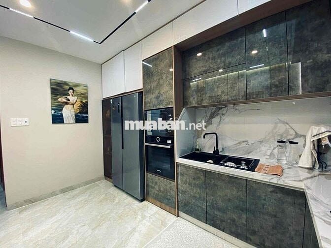 CHO THUÊ STUDIO CAO CAO CẤP CỬA SỔ TRỜI FULL NỘI THẤT TẠI QUẬN 5