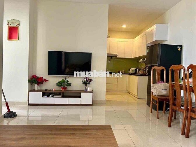 CHỦ CHO THUÊ CĂN HỘ ĐẸP 51M 2PN 1WC CÓ BANCON NHÀ SẠCH SẼ MÁT GIÁ 7,5T