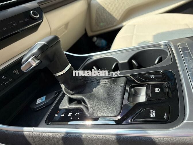 Kia New Carnival Luxury 2.2D 2025 Trắng Like New