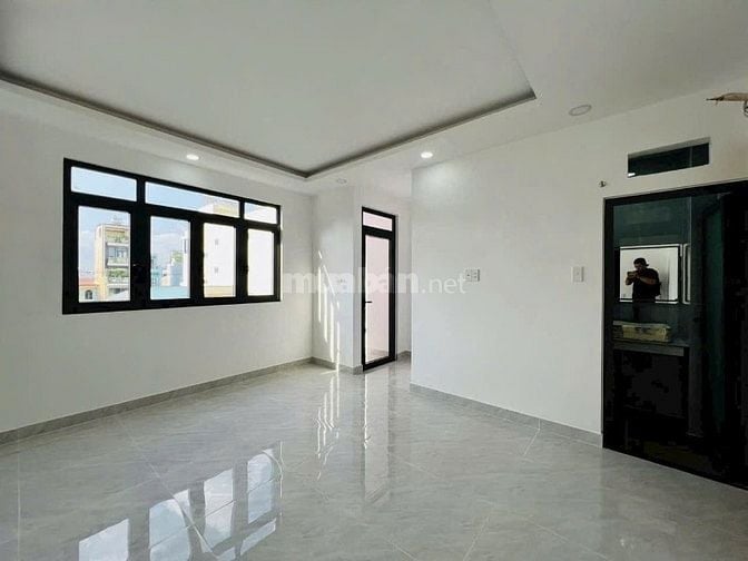 cho thuê nhà nguyên căn giáp EON tân phú