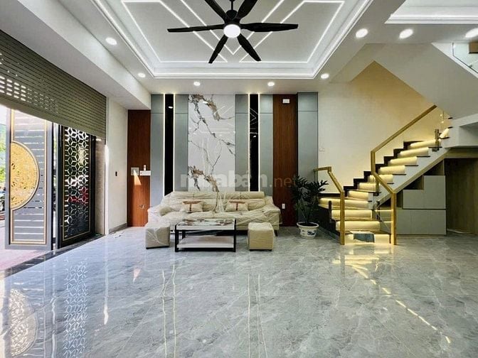 cho thuê nhà nguyên căn giáp EON tân phú