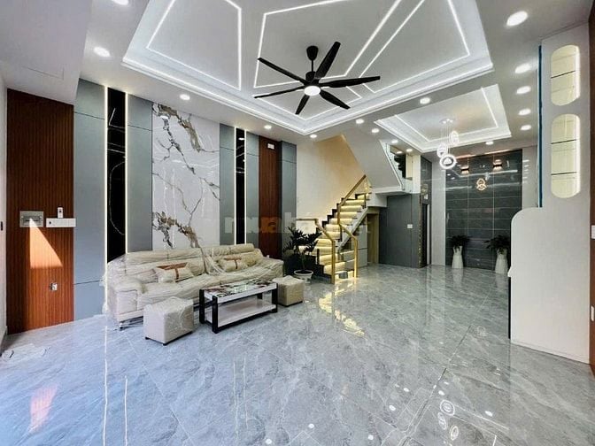 cho thuê nhà nguyên căn giáp EON tân phú