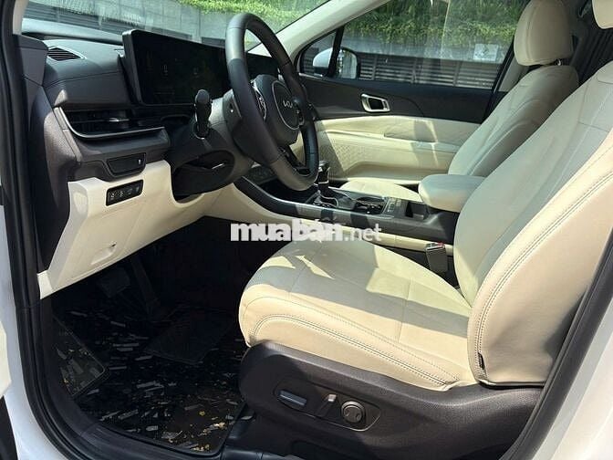 Kia New Carnival Luxury 2.2D 2025 Trắng Like New
