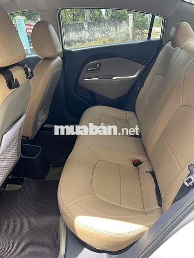 Kia Rio 2016 1.4 AT Sedan - 84000 km