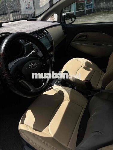 Kia Rio 2016 1.4 AT Sedan - 84000 km