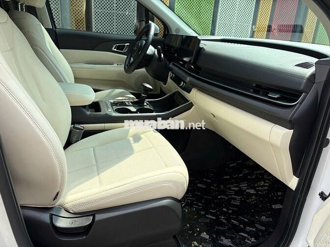 Kia New Carnival Luxury 2.2D 2025 Trắng Like New