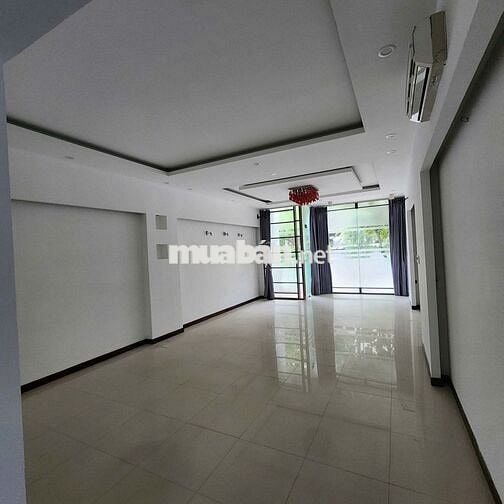 NHÀ 3 TẦNG, 125M2, ĐƯỜNG NGUYỄN TẤT THÀNH, TẦNG 1 TRỐNG SUỐT