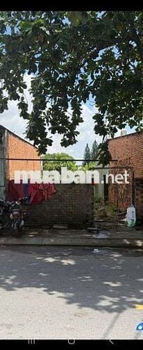 Chính chủ cần bán lô đất măt tiền phan văn hớn. Gần chợ XTTT.