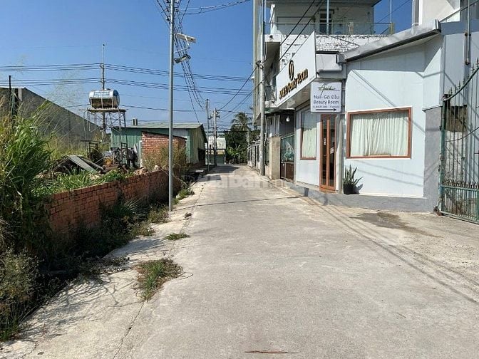 Nhà vườn gần sông Nhơn Trạch, giá rẻ ,MT đường oto.SR chính chủ.GỌI