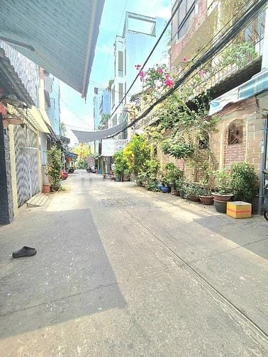 Nhà hẻm 8m – Lạc Long Quân – ngay chợ Tân Bình. 60m vuông. Nhỉnh 100tr
