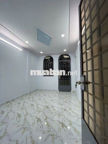 SIÊU RẺ TT Q10 HOÀ HẢO-HẺM XE HƠI THÔNG 2 ĐẦU-3PN-BAN CÔNG-NHỈNH 5 TỶ