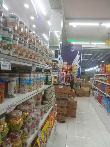 Cửa hàng đại lý cần 3 LĐPT phụ cuối năm 