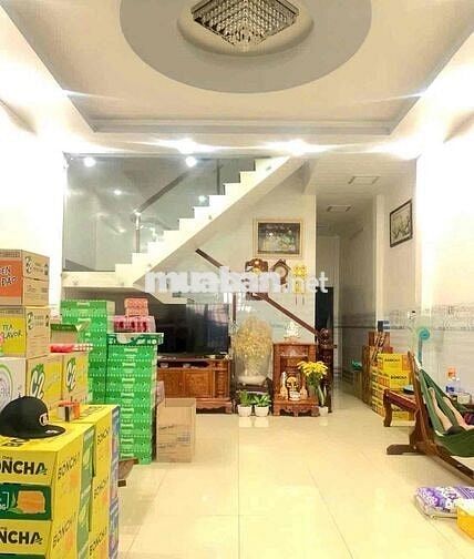 Nhà Lầu Mặt Chợ 1 tỷ160 Cho Thuê 10 triệu Ở Chợ Công Nhân Bình Chánh