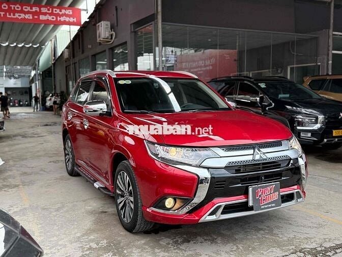 Mitsubishi Outlander 2022 2.0 CVT 25000 km một chủ