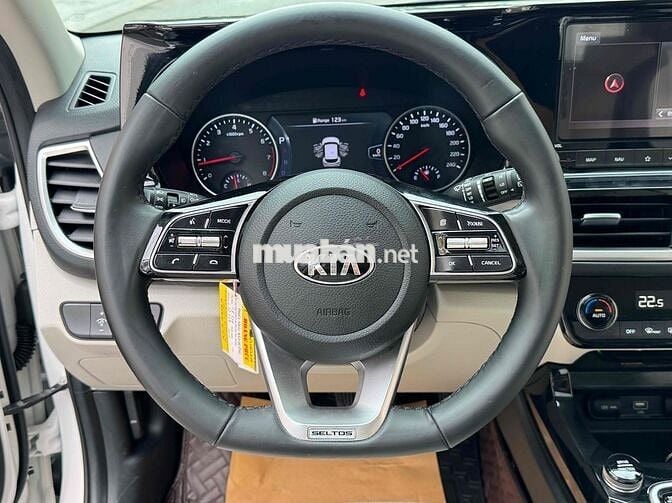 Kia Seltos 1.4 Premium 2020 quá mới chỉ 13.000 km