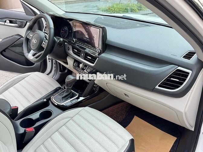 Kia Seltos 1.4 Premium 2020 quá mới chỉ 13.000 km