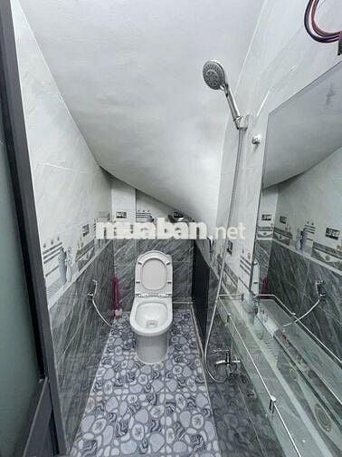 SIÊU RẺ TT Q10 HOÀ HẢO-HẺM XE HƠI THÔNG 2 ĐẦU-3PN-BAN CÔNG-NHỈNH 5 TỶ