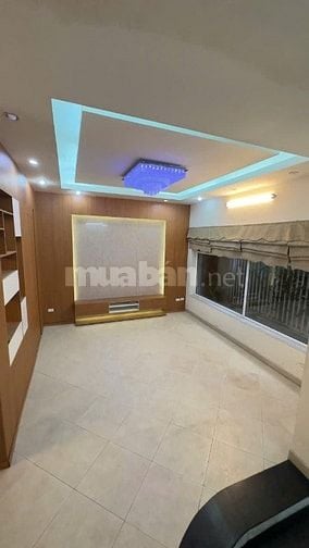 Chính chủ cho thuê nhà mặt ngõ to phố Giảng Võ (đối diện Vin đang xây)