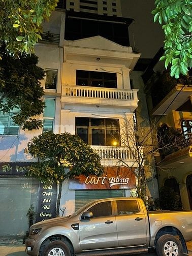 Khu vip Nguyễn Khang Lô góc. DT 50m x 5 tầng, MT 4.5m. Ôtô vào nhà